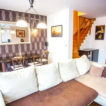 Prague Luxury Villa, Jacuzzi, Hi-speed Wifi, Hbo, Terrace Villa *