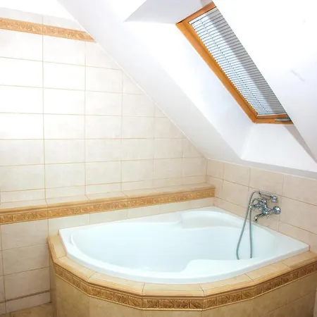 Villa Prague Luxury Villa, Jacuzzi, Hi-speed Wifi, Hbo, Terrace