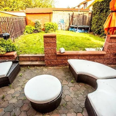 Prague Luxury Villa, Jacuzzi, Hi-speed Wifi, Hbo, Terrace * Bustehrad